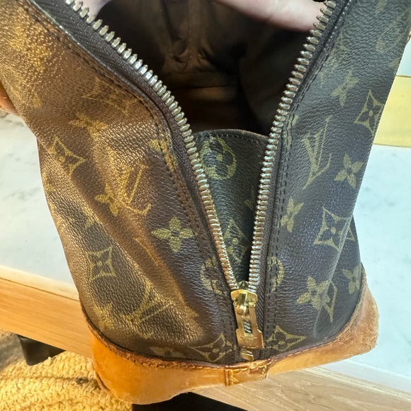 Louis Vuitton Brown Monogram Handbag - Picture 16 of 16